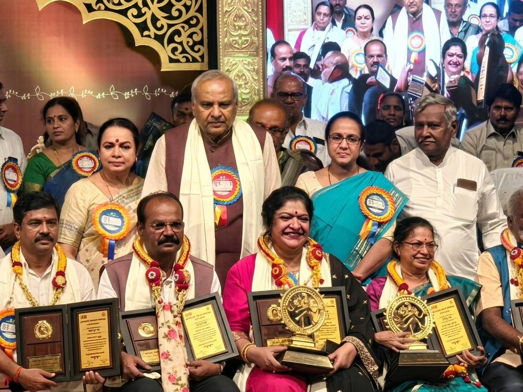 PES University Professor Honoured with Karnataka Nataka Academy Award